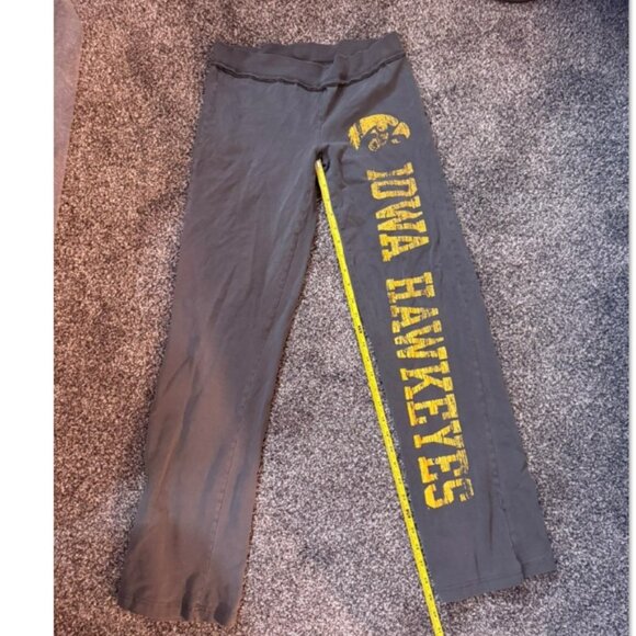 ProEDGE 🏈Iowa Hawkeyes🏈 gray flare leggings - Picture 1 of 3